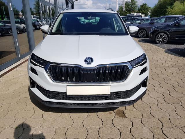 Skoda / Karoq / Weiß / / / Karoq Selection 1,5TSI DSG 110KW ACC, PDC, Kamera, KESSY