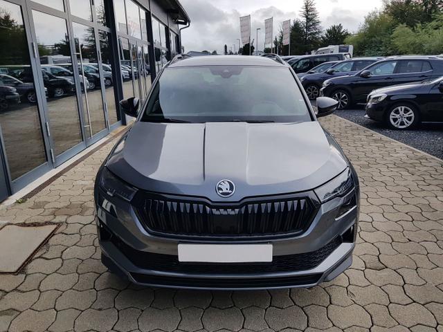 Skoda / Karoq / Grau / / / Karoq Sportline 1,5TSI DSG 110KW Columbus, AHK, SHZ, Totwinkelassist, Virtual Pedal