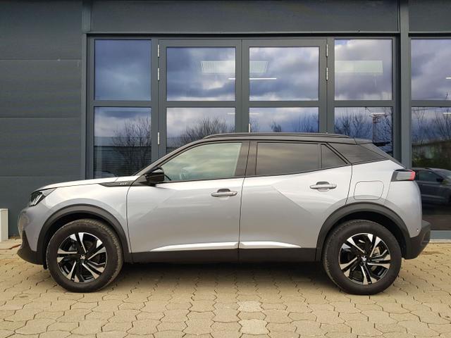 Peugeot / 2008 / Silber / / / 2008 GT 1,2 Automatik 96KW/130PS Navi, SHZ, Totwinkel