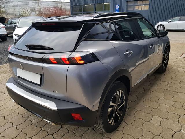 Peugeot / 2008 / Silber / / / 2008 GT 1,2 Automatik 96KW/130PS Navi, SHZ, Totwinkel