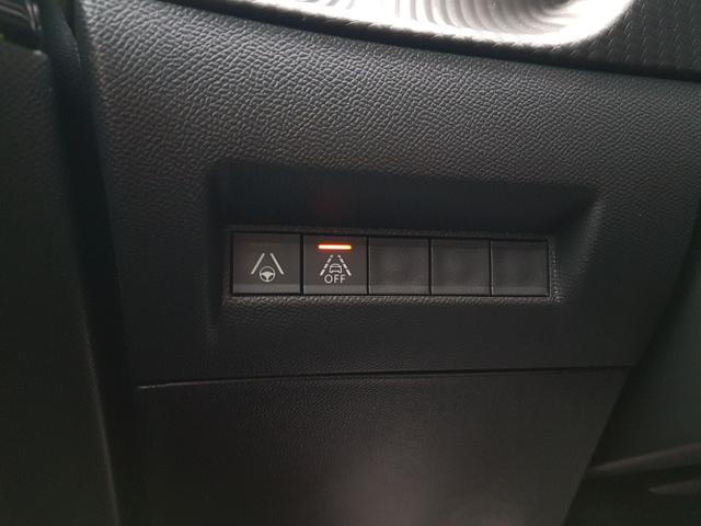 Peugeot / 2008 / Silber / / / 2008 GT 1,2 Automatik 96KW/130PS Navi, SHZ, Totwinkel