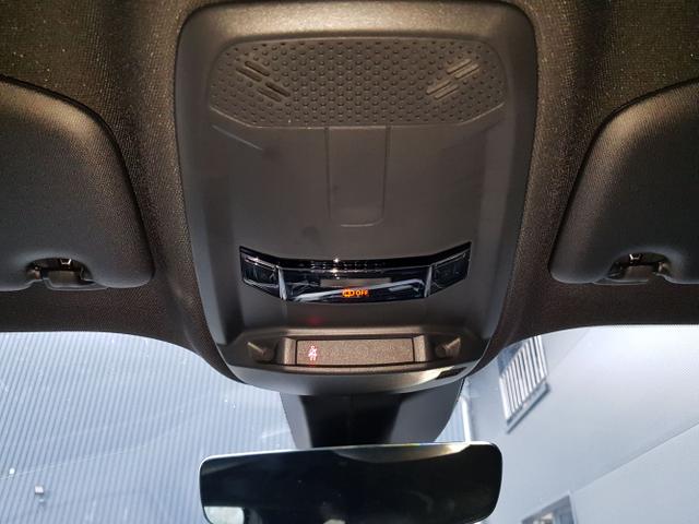Peugeot / 2008 / Silber / / / 2008 GT 1,2 Automatik 96KW/130PS Navi, SHZ, Totwinkel