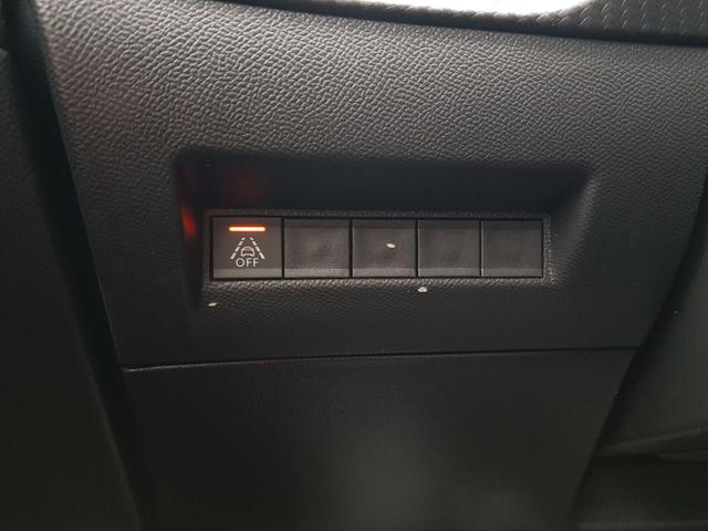 Peugeot / 2008 / Schwarz / / / 2008 GT 1,2 Automatik 96KW/130PS Navi, SHZ, Kamera, ACC