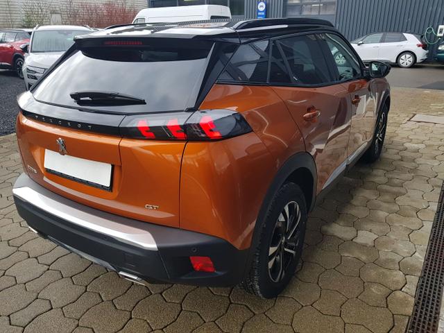 Peugeot / 2008 / Orange / / / 2008 GT 1,2 Automatik 96KW/130PS Navi, SHZ, Kamera, ACC