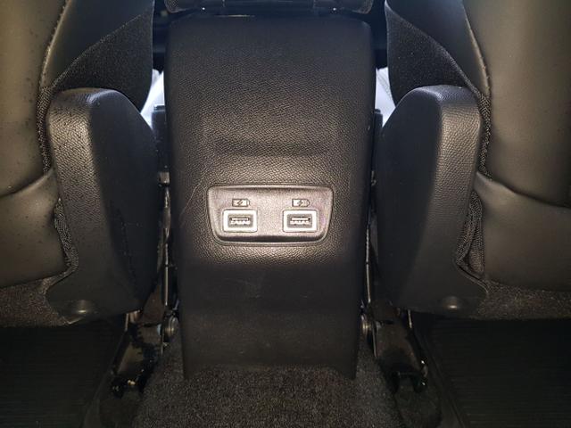 Peugeot / 2008 / Orange / / / 2008 GT 1,2 Automatik 96KW/130PS Navi, SHZ, Kamera, ACC