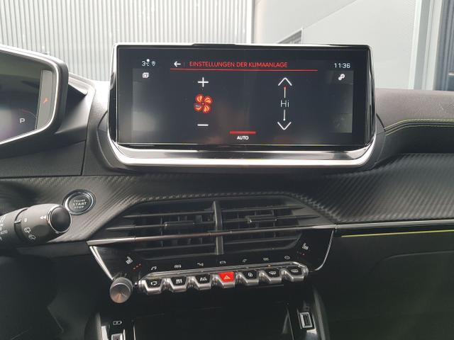 Peugeot / 2008 / Orange / / / 2008 GT 1,2 Automatik 96KW/130PS Navi, SHZ, Kamera, ACC