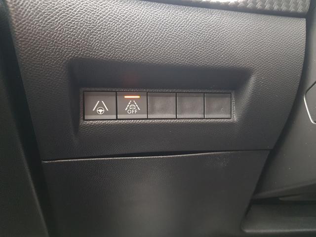 Peugeot / 2008 / Orange / / / 2008 GT 1,2 Automatik 96KW/130PS Navi, SHZ, Kamera, ACC
