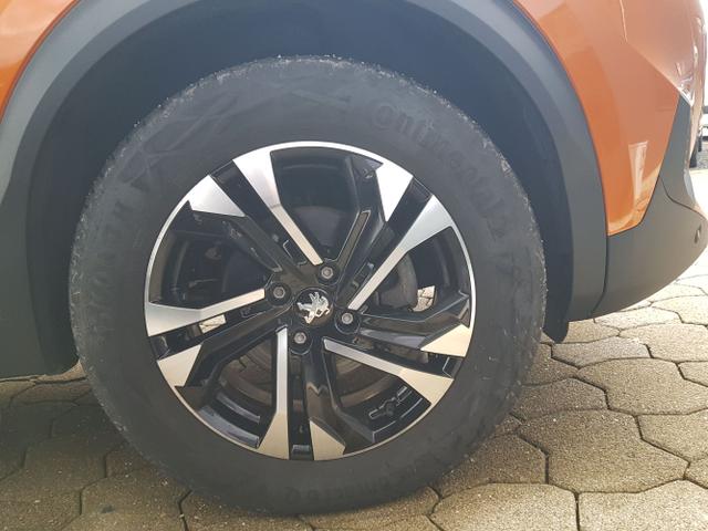 Peugeot / 2008 / Orange / / / 2008 GT 1,2 Automatik 96KW/130PS Navi, SHZ, Kamera, ACC