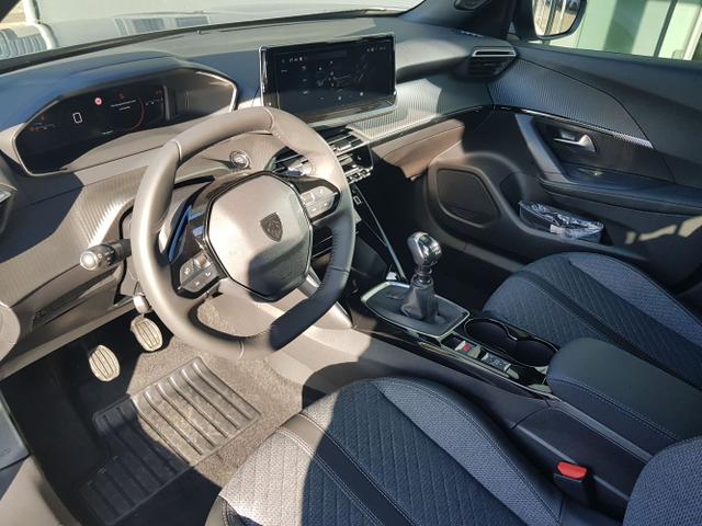 Peugeot / 2008 / Silber / / / 2008 Allure 1,2 PureTech 74KW/101PS Navi, SHZ, Kamera