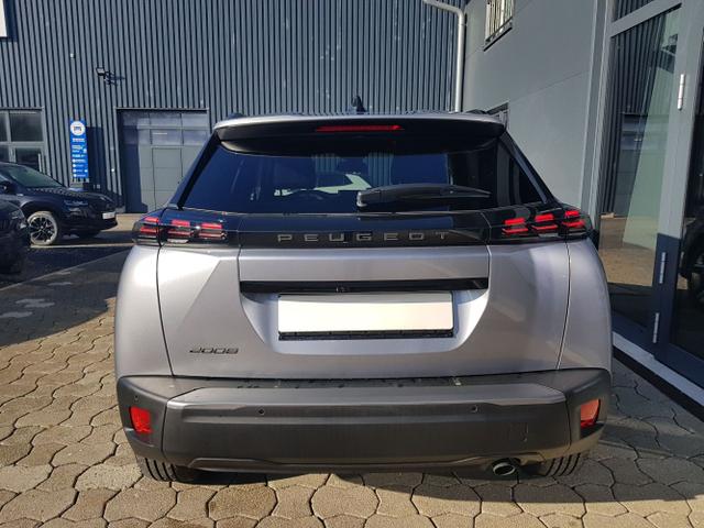 Peugeot / 2008 / Silber / / / 2008 Allure 1,2 PureTech 74KW/101PS Navi, SHZ, Kamera