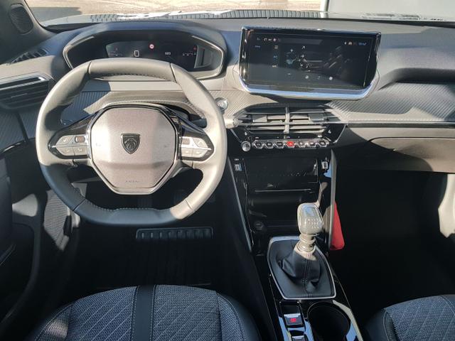 Peugeot / 2008 / Silber / / / 2008 Allure 1,2 PureTech 74KW/101PS Navi, SHZ, Kamera