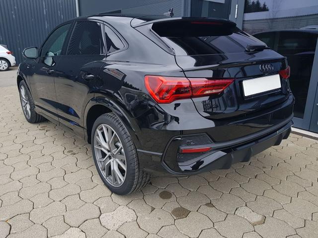 Audi / Q3 Sportback / / / / 