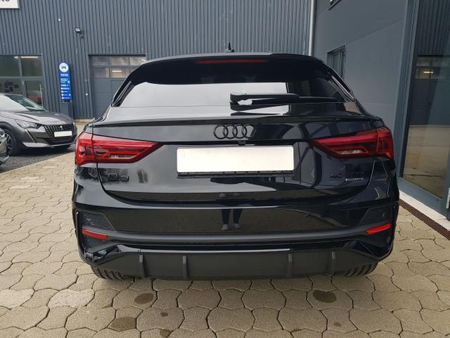 Audi / Q3 Sportback / / / / 