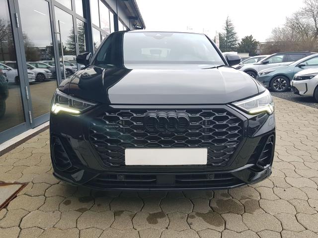 Audi / Q3 Sportback / / / / 