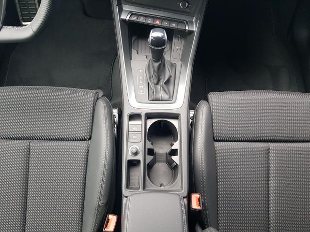 Audi / Q3 Sportback / Grau / / / Q3 Sportback S-Line 40TFSI quattro S-Tronic 140KW/190PS Pano, Navi, AHK, Totwinkel, 20