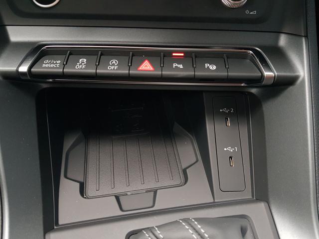 Audi / Q3 Sportback / Grau / / / Q3 Sportback S-Line 40TFSI quattro S-Tronic 140KW/190PS Pano, Navi, AHK, Totwinkel, 20