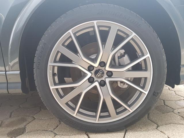 Audi / Q3 Sportback / Grau / / / Q3 Sportback S-Line 40TFSI quattro S-Tronic 140KW/190PS Pano, Navi, AHK, Totwinkel, 20
