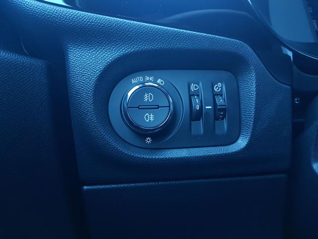 Opel / Corsa / Schwarz / / / Corsa GS 1,2 Hybrid Automatik 74KW/100PS Navi, SHZ, Klimaautomatik