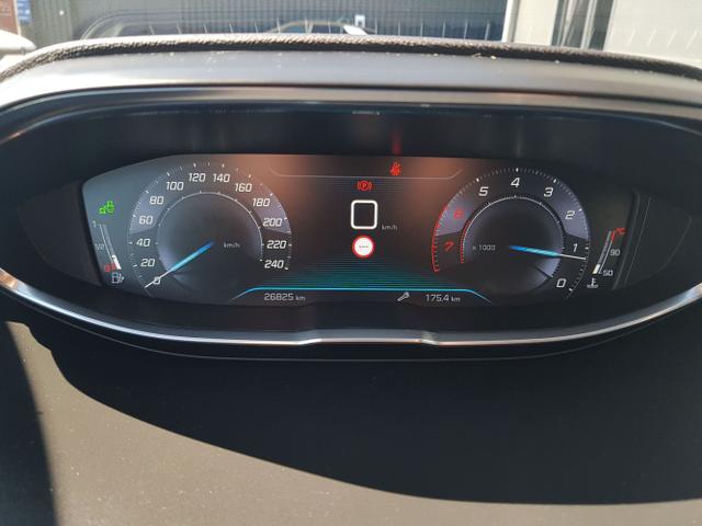 Peugeot / 3008 / / / / 