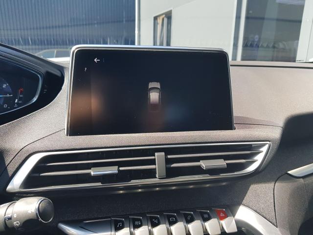 Peugeot / 3008 / / / / 