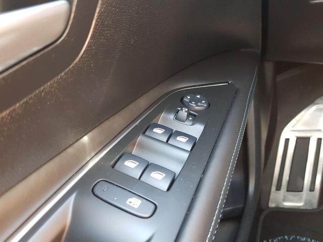 Peugeot / 3008 / / / / 