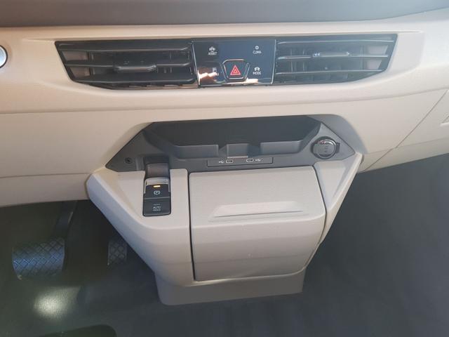 Volkswagen / T7 Multivan / / / / 