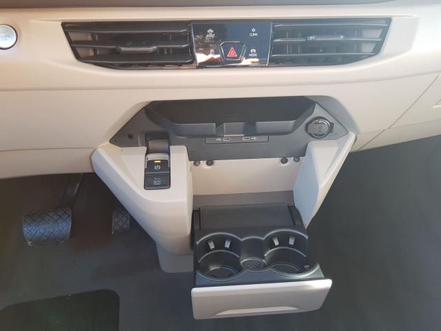 Volkswagen / T7 Multivan / / / / 