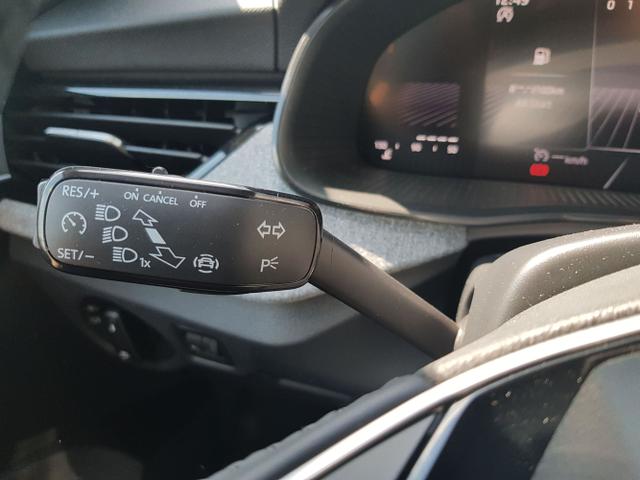 Skoda / Kamiq / Grau / / / Kamiq Selection 1,0TSI 85KW/116PS 5 Jahre Garantie, Sitzheizung, Climatronic