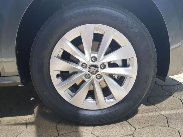 Skoda / Kamiq / Grau / / / Kamiq Selection 1,0TSI 85KW/116PS 5 Jahre Garantie, Sitzheizung, Climatronic