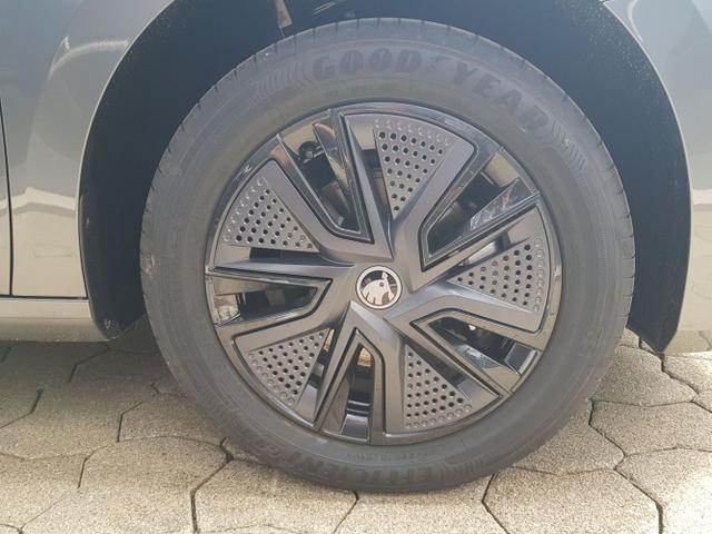 Skoda / Fabia / Grau / / / Fabia Selection 1,0TSI DSG 85KW/116PS ACC, SHZ, 16, Climatonic