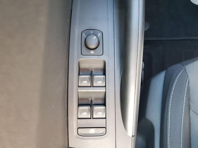 Skoda / Fabia / Blau / / / Fabia Selection 1,0TSI DSG 85KW/116PS ACC, SHZ, 16, Climatonic