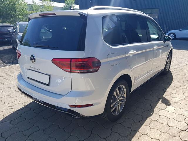 Volkswagen / Touran / Weiß / / / Touran Comfort Plus R-Line 1,5TSI DSG 110KW 7 Sitze, AHK, IQ-LED, Easy Open
