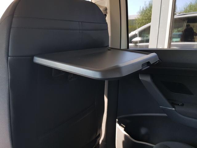 Volkswagen / Touran / Weiß / / / Touran Comfort Plus R-Line 1,5TSI DSG 110KW 7 Sitze, AHK, IQ-LED, Easy Open