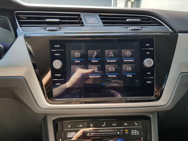 Volkswagen / Touran / Weiß / / / Touran Comfort Plus R-Line 1,5TSI DSG 110KW 7 Sitze, AHK, IQ-LED, Easy Open