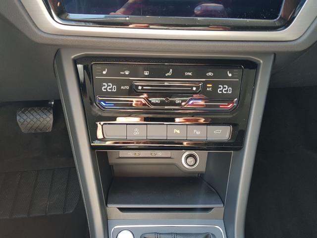 Volkswagen / Touran / Weiß / / / Touran Comfort Plus R-Line 1,5TSI DSG 110KW 7 Sitze, AHK, IQ-LED, Easy Open