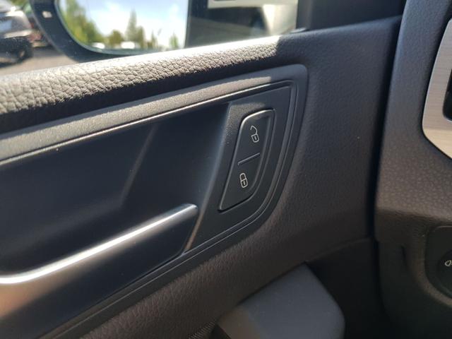 Volkswagen / Touran / Weiß / / / Touran Comfort Plus R-Line 1,5TSI DSG 110KW 7 Sitze, AHK, IQ-LED, Easy Open