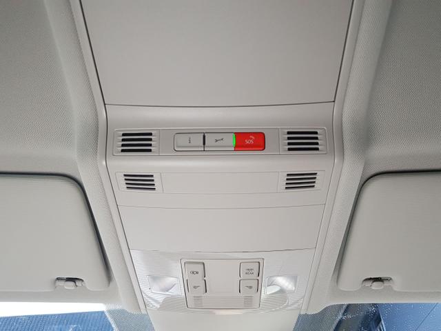Volkswagen / Touran / Weiß / / / Touran Comfort Plus R-Line 1,5TSI DSG 110KW 7 Sitze, AHK, IQ-LED, Easy Open