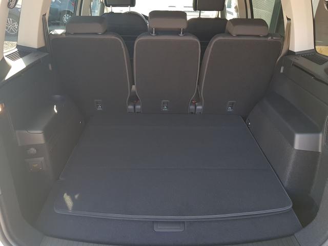 Volkswagen / Touran / Weiß / / / Touran Comfort Plus R-Line 1,5TSI DSG 110KW 7 Sitze, AHK, IQ-LED, Easy Open