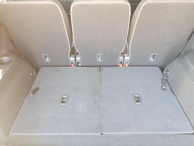 Volkswagen / Touran / Weiß / / / Touran Comfort Plus R-Line 1,5TSI DSG 110KW 7 Sitze, AHK, IQ-LED, Easy Open