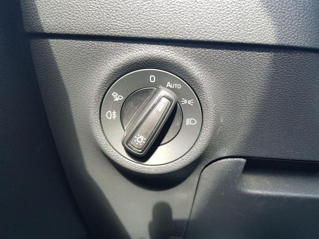 Skoda Karoq Selection 1,5TSI DSG 110KW/150PS Navi Columbus, SHZ, ACC, Virtual Pedal, Matrix LED 