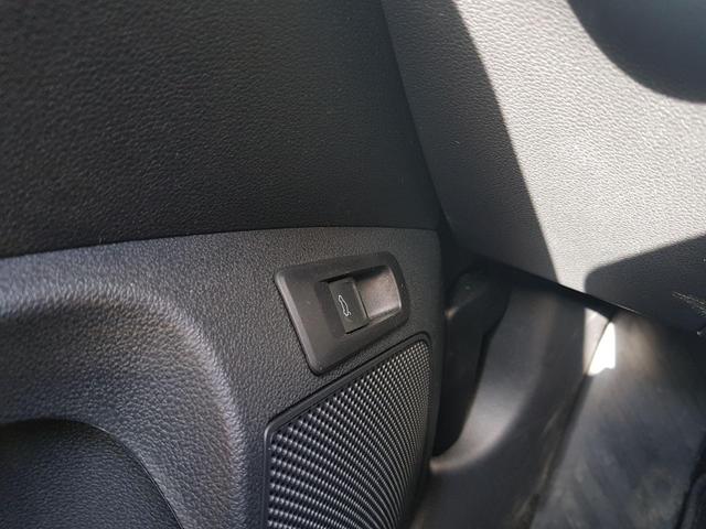 Skoda Karoq Selection 1,5TSI DSG 110KW/150PS Navi Columbus, SHZ, ACC, Virtual Pedal, Matrix LED 