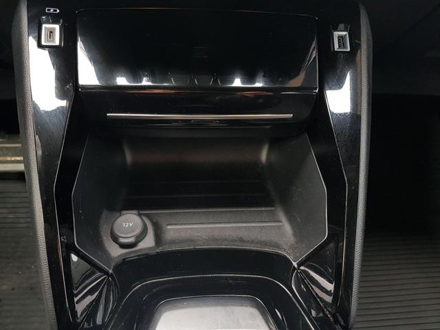 Peugeot 2008 GT 1,2 Automatik 96KW/130PS Navi, SHZ, Kamera, ACC 