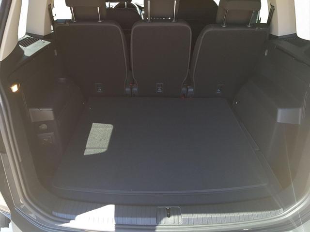 Volkswagen Touran Comfort Plus R-Line 1,5TSI DSG 110KW 7 Sitze, AHK, IQ-LED, Easy Open 