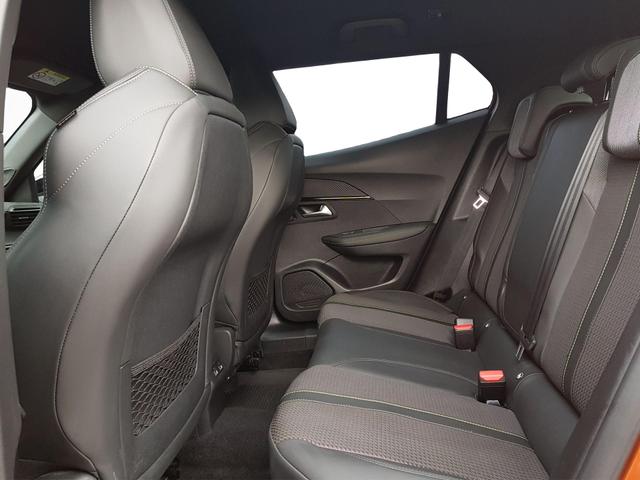 Peugeot 2008 GT 1,2 Automatik 96KW/130PS Navi, SHZ, Kamera, ACC 