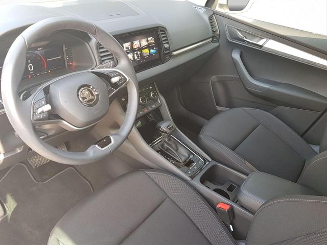 Skoda Karoq Selection 1,5TSI DSG 110KW/150PS Navi Columbus, SHZ, ACC, Virtual Pedal, Matrix LED 