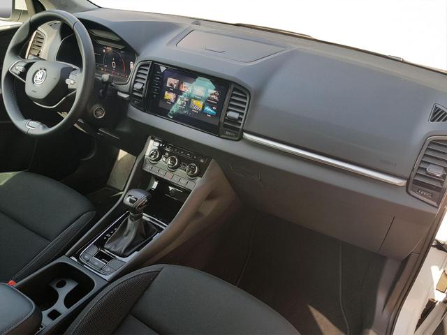 Skoda Karoq Selection 1,5TSI DSG 110KW/150PS Navi Columbus, SHZ, ACC, Virtual Pedal, Matrix LED 