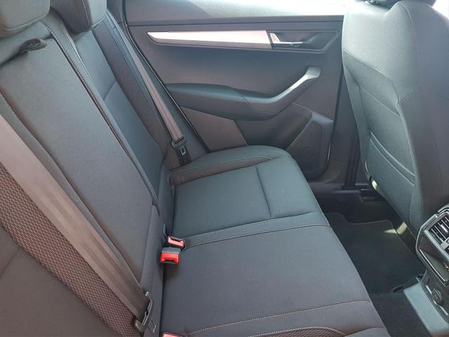 Skoda Karoq Selection 1,5TSI DSG 110KW/150PS Navi Columbus, SHZ, ACC, Virtual Pedal, Matrix LED 