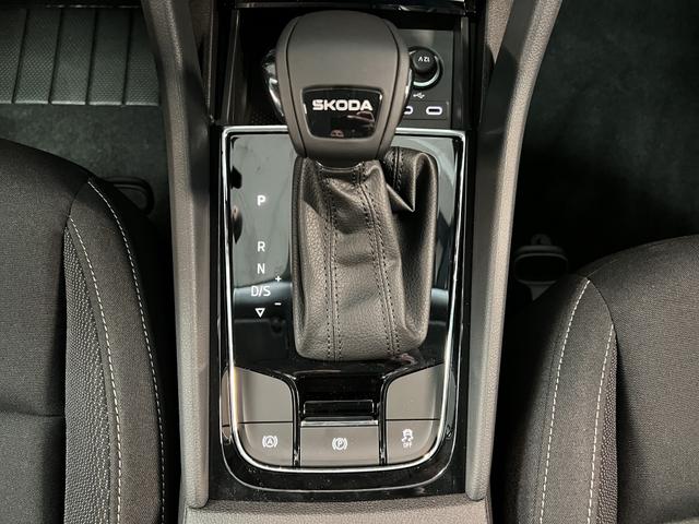 Skoda Karoq Selection 1,5TSI DSG 110KW/150PS ACC, Sitzheizung, 4 Jahre Garantie, PDC vorne und hinten 