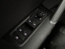 Volkswagen Touran Comfort Plus 1,5TSI DSG 110KW/150PS Navi, 7-Sitze, IQ-Light, Sitzheizung 