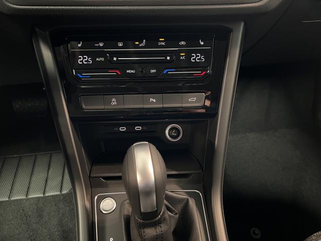 Volkswagen Touran Comfort Plus 1,5TSI DSG 110KW/150PS Navi, 7-Sitze, IQ-Light, Sitzheizung 